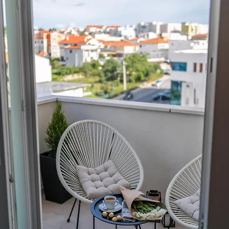 Natali Apartment *